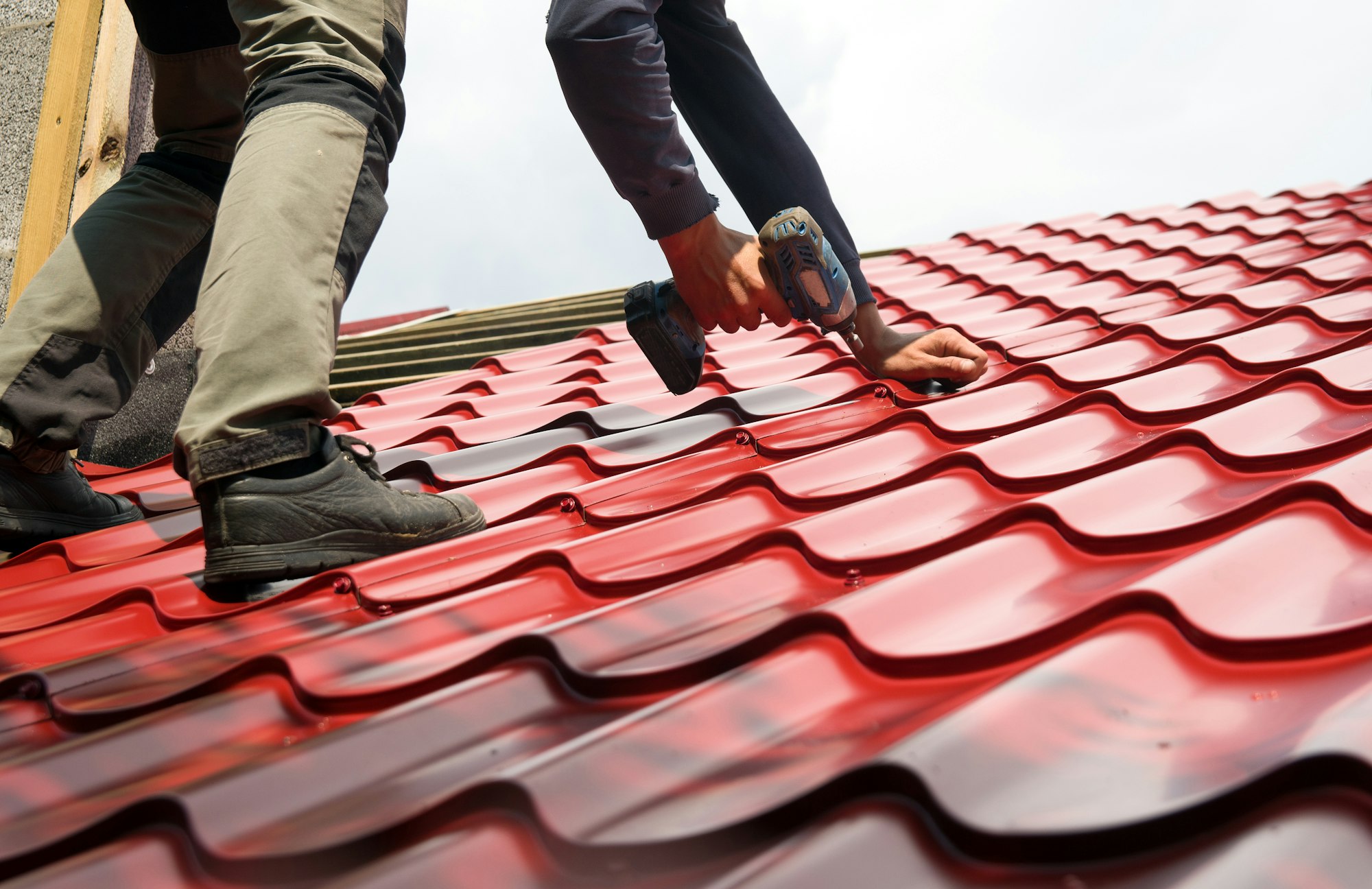 roofer working